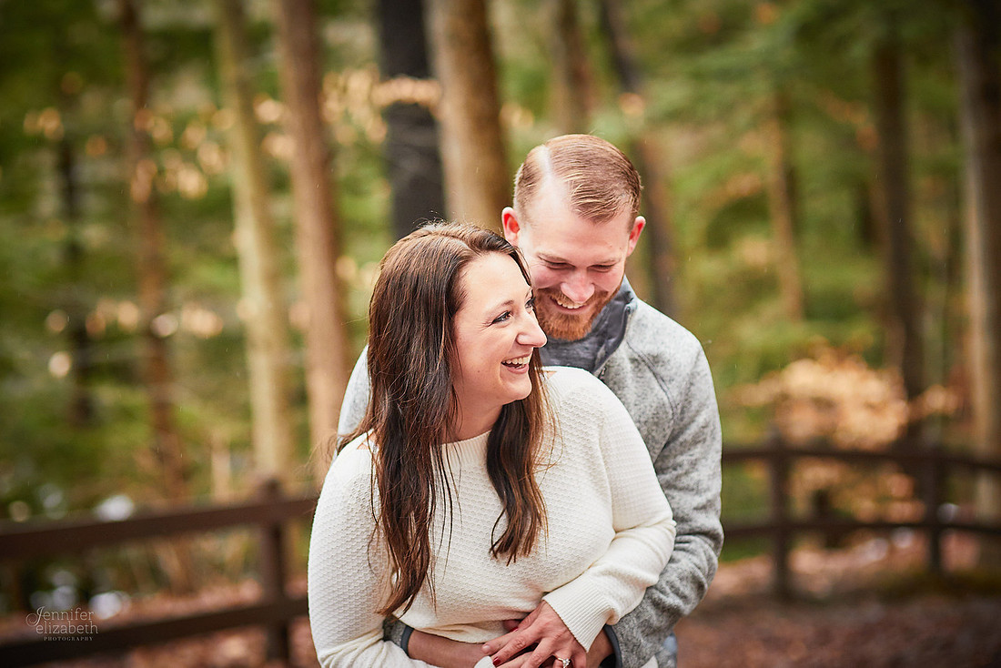 Janelle & Josh: Engagement Session in Brecksville Reservation