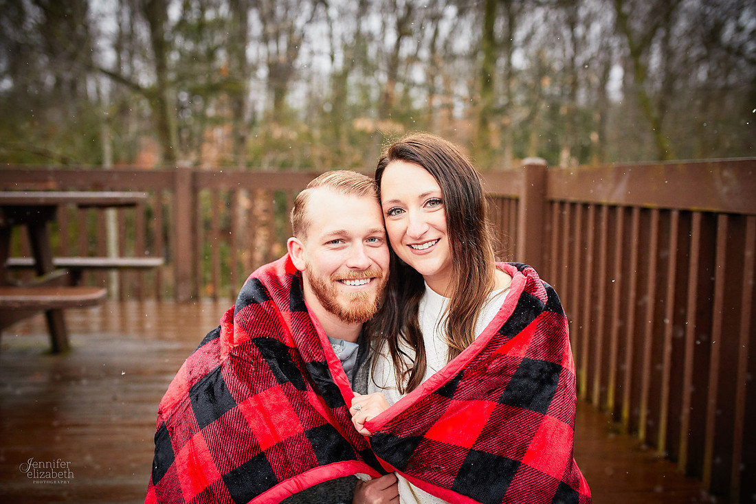 Janelle & Josh: Engagement Session in Brecksville Reservation