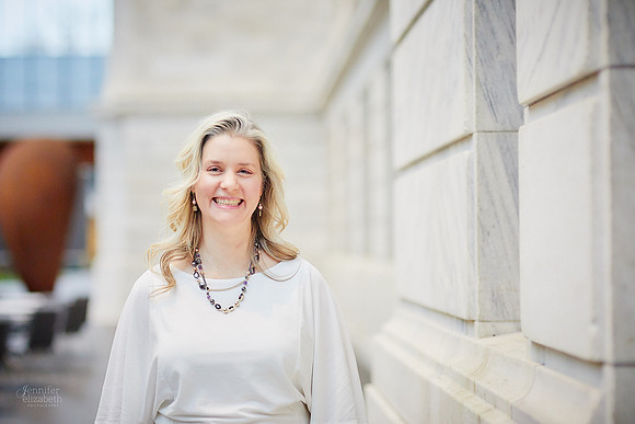 Sarah: Headshot Portrait Session at the Cleveland Museum of Art