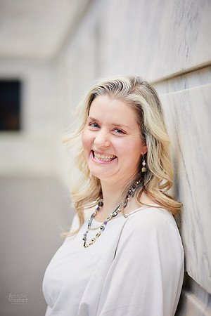 Sarah: Headshot Portrait Session at the Cleveland Museum of Art