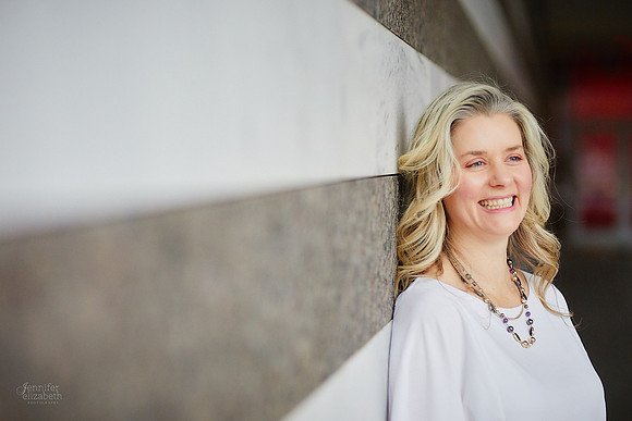 Sarah: Headshot Portrait Session at the Cleveland Museum of Art