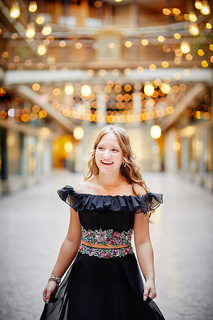 Analyse: Senior Portrait Session at The Arcade and East Fourth Street