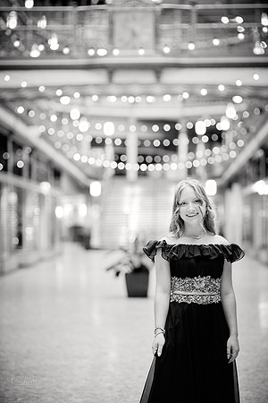 Analyse: Senior Portrait Session at The Arcade and East Fourth Street