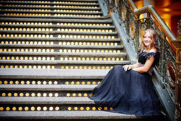 Analyse: Senior Portrait Session at The Arcade and East Fourth Street