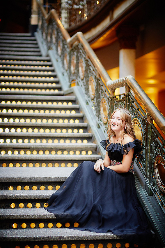 Analyse: Senior Portrait Session at The Arcade and East Fourth Street