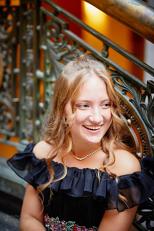 Analyse: Senior Portrait Session at The Arcade and East Fourth Street
