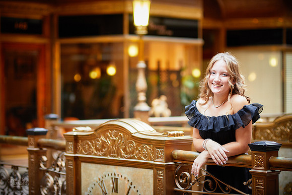 Analyse: Senior Portrait Session at The Arcade and East Fourth Street