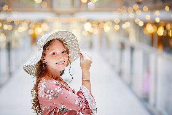 Analyse: Senior Portrait Session at The Arcade and East Fourth Street