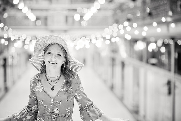 Analyse: Senior Portrait Session at The Arcade and East Fourth Street