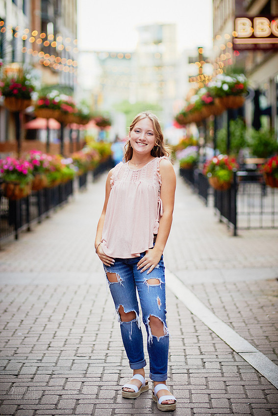 Analyse: Senior Portrait Session at The Arcade and East Fourth Street
