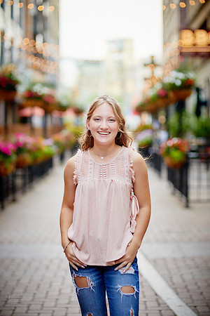 Analyse: Senior Portrait Session at The Arcade and East Fourth Street
