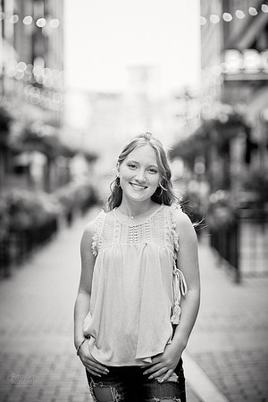 Analyse: Senior Portrait Session at The Arcade and East Fourth Street