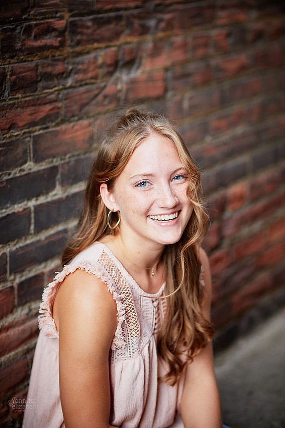 Analyse: Senior Portrait Session at The Arcade and East Fourth Street