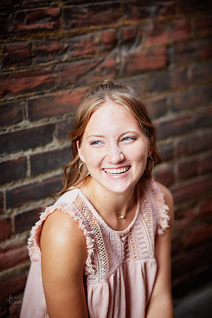 Analyse: Senior Portrait Session at The Arcade and East Fourth Street