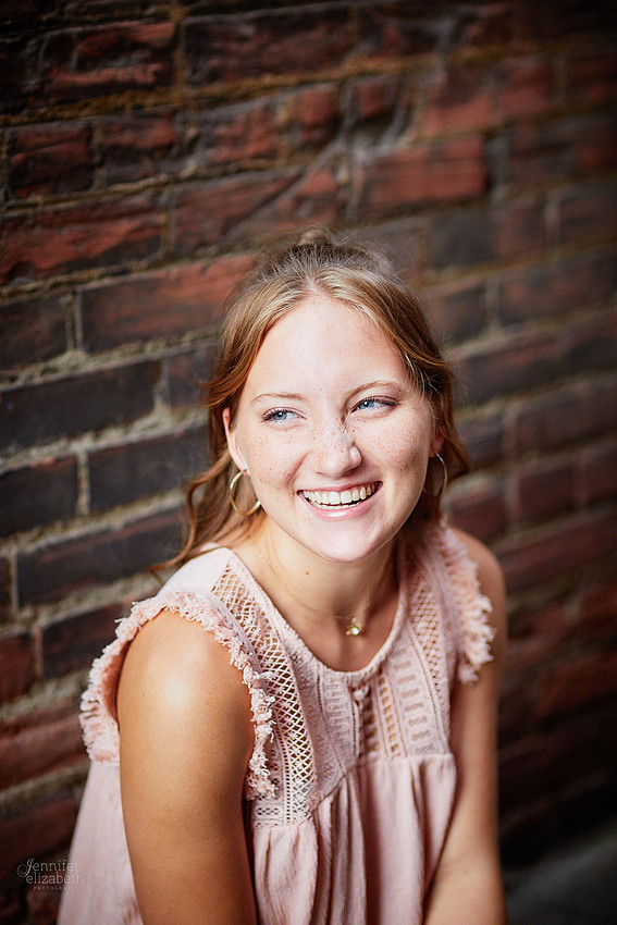 Analyse: Senior Portrait Session at The Arcade and East Fourth Street