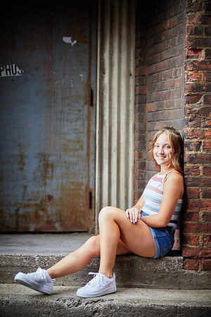 Analyse: Senior Portrait Session at The Arcade and East Fourth Street
