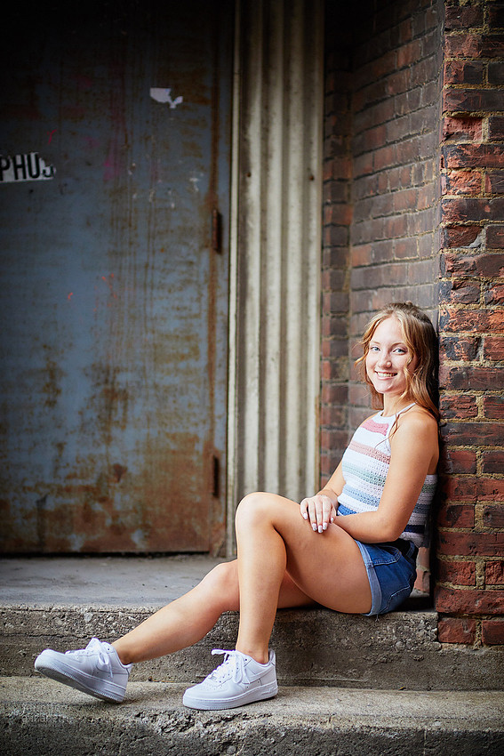 Analyse: Senior Portrait Session at The Arcade and East Fourth Street