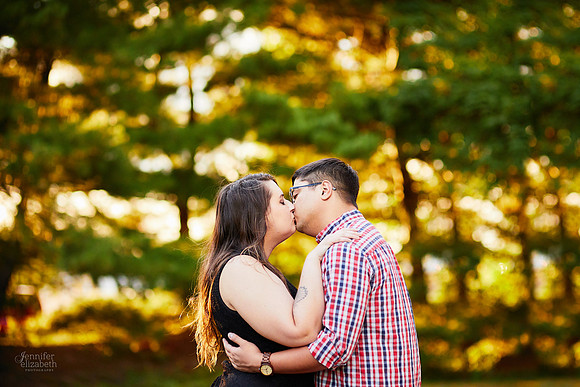 Meg & Tyler: Engagement Session at Boardman Park in Youngstown