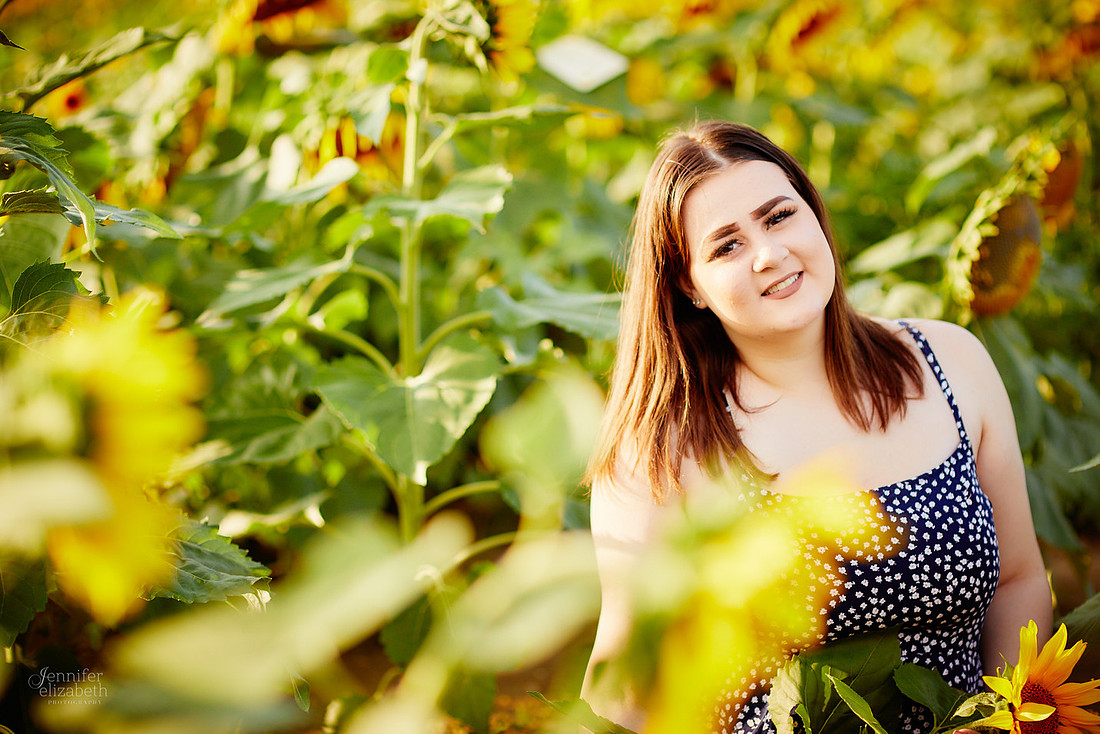 Sunflower Field Mini Sessions at Maria's Field of Hope