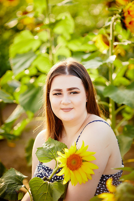 Sunflower Field Mini Sessions at Maria's Field of Hope