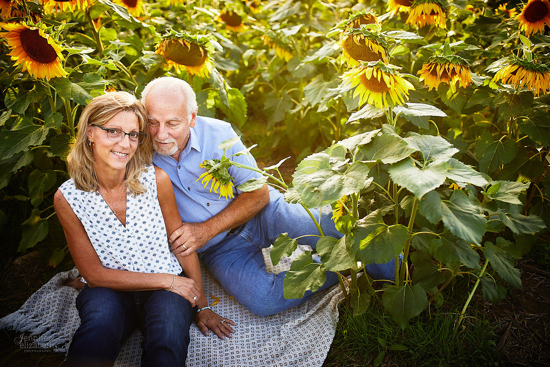 Sunflower Field Mini Sessions at Maria's Field of Hope
