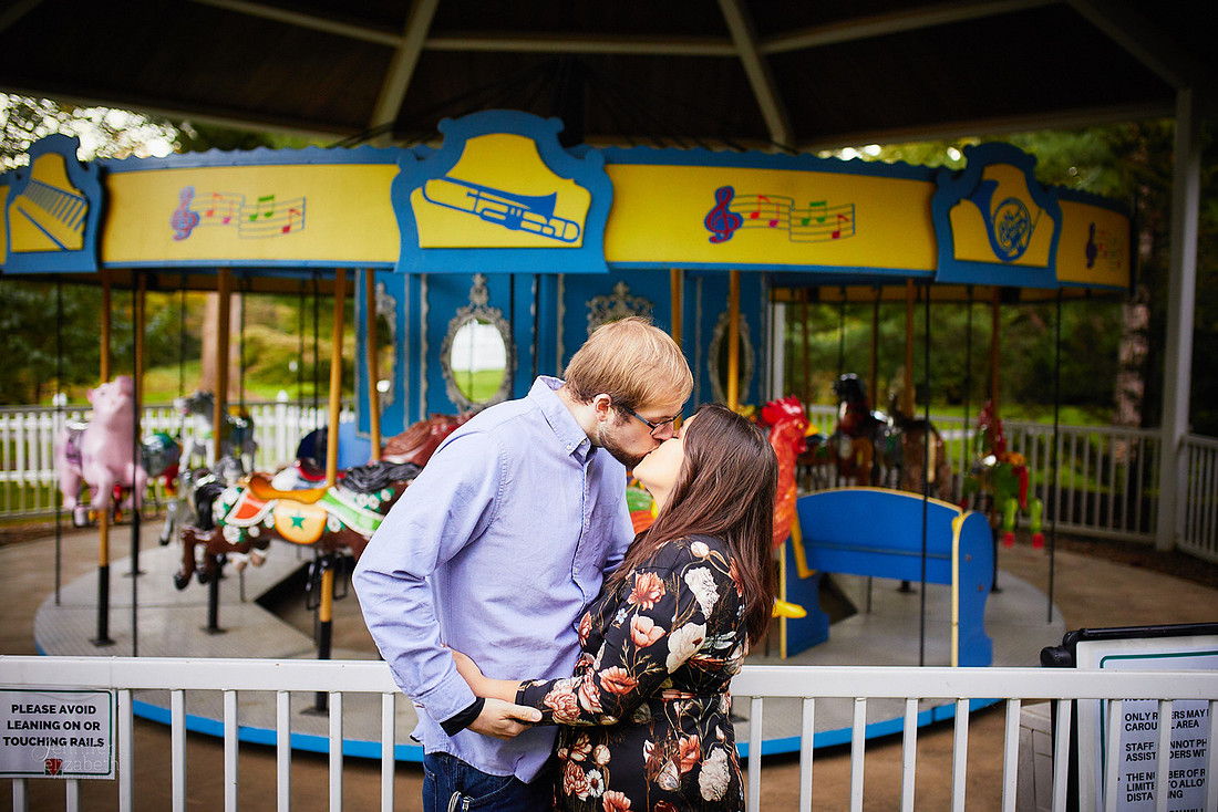 Seleste & Mark: Engagement Session at Schoepfle Gardens