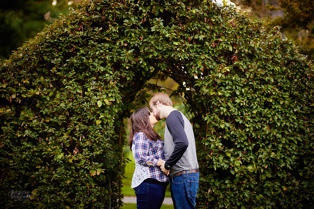Seleste & Mark: Engagement Session at Schoepfle Gardens