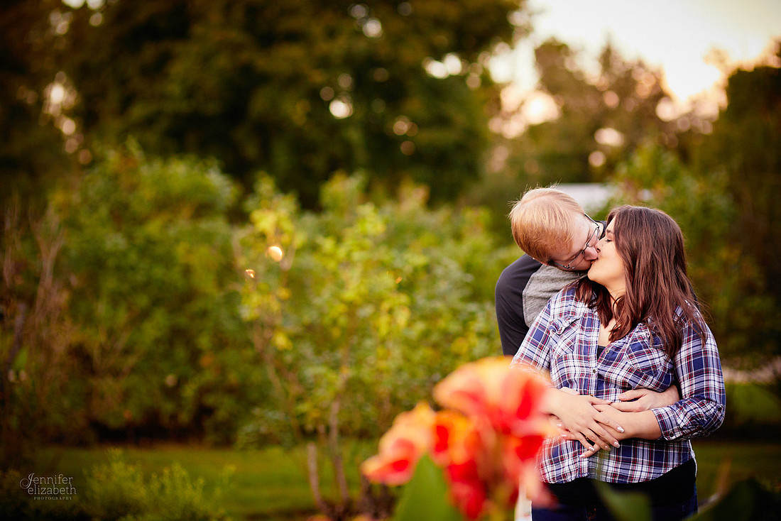 Seleste & Mark: Engagement Session at Schoepfle Gardens