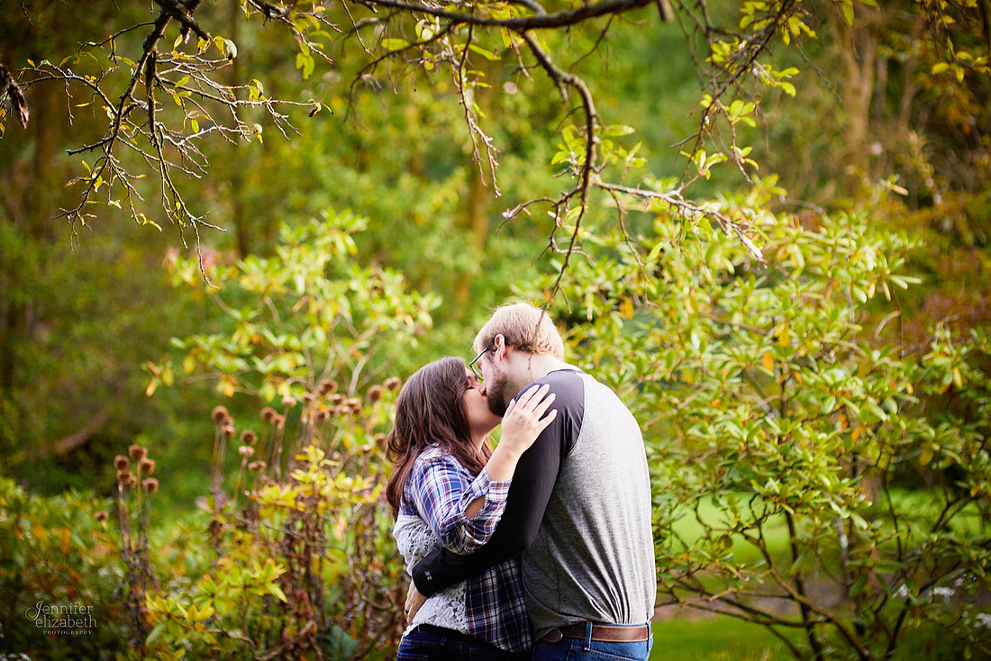 Seleste & Mark: Engagement Session at Schoepfle Gardens