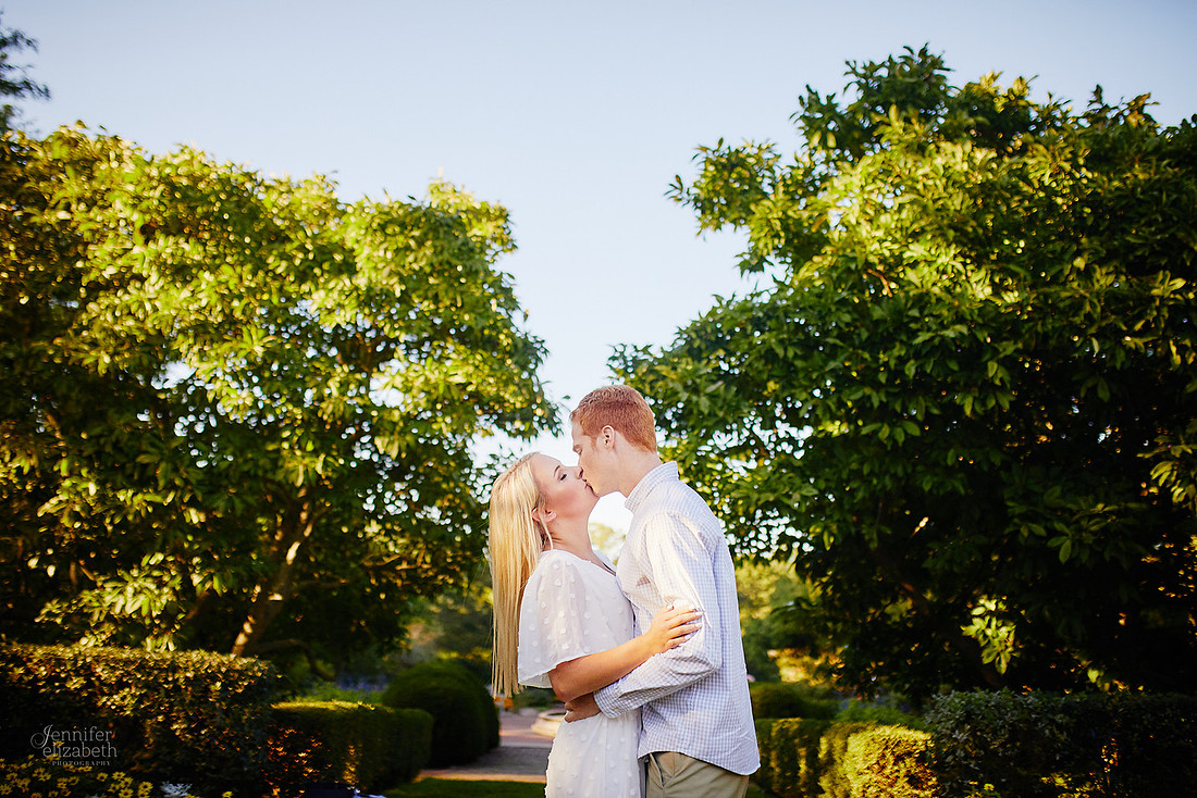 Erica & Grant: Engagement Session at Kingwood Center Gardens