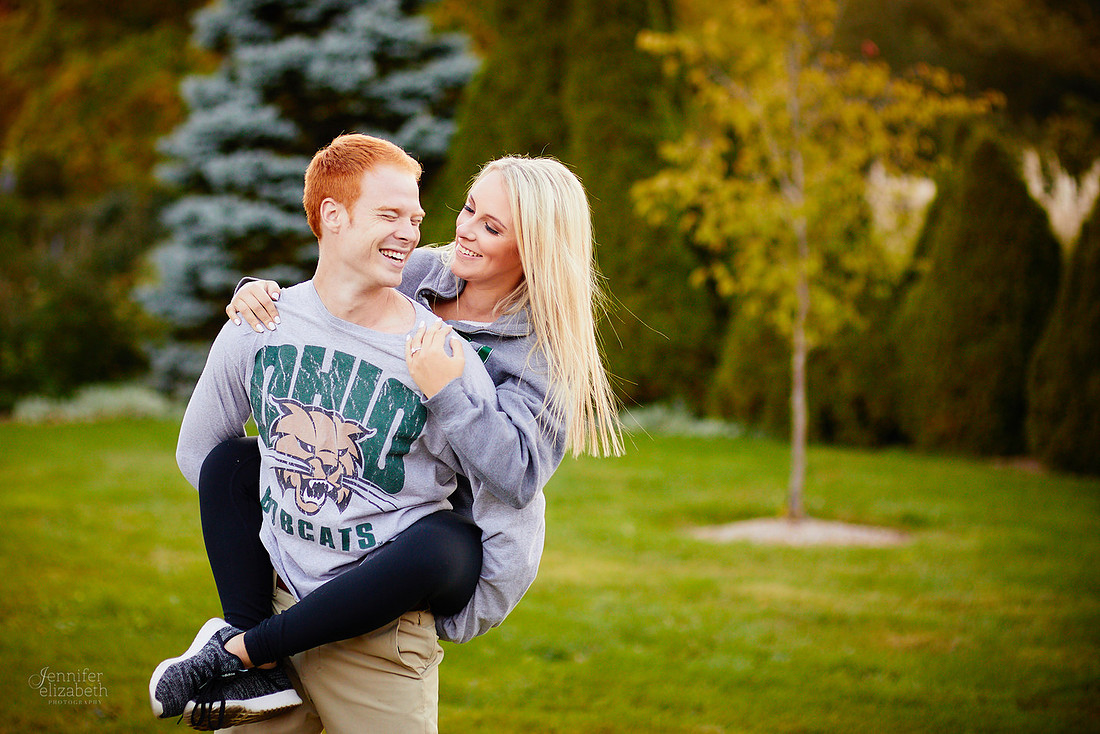 Erica & Grant: Engagement Session at Kingwood Center Gardens