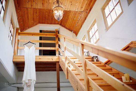 Janelle & Josh: Wedding at the O.C. Barber Piggery