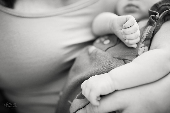 Baby Raylin: Lifestyle Newborn Family Portrait Session in Parma