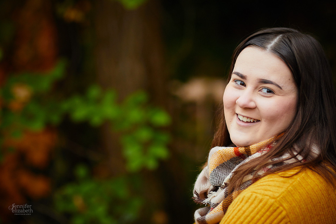 Kierstin: Senior Session in Downtown Kent
