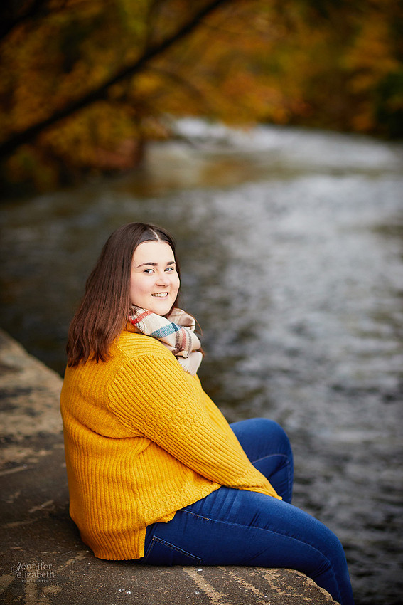 Kierstin: Senior Session in Downtown Kent