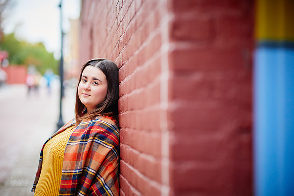 Kierstin: Senior Session in Downtown Kent