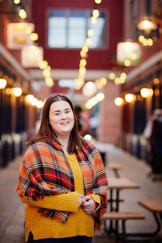Kierstin: Senior Session in Downtown Kent