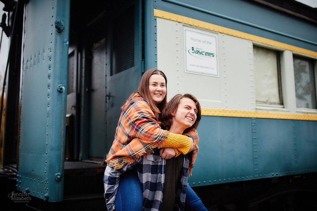 Kierstin: Senior Session in Downtown Kent