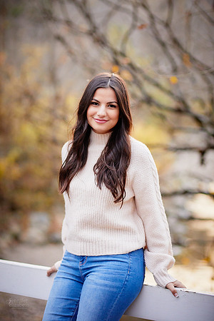 Sophia: Senior Portrait Session at Everett Road Covered Bridge