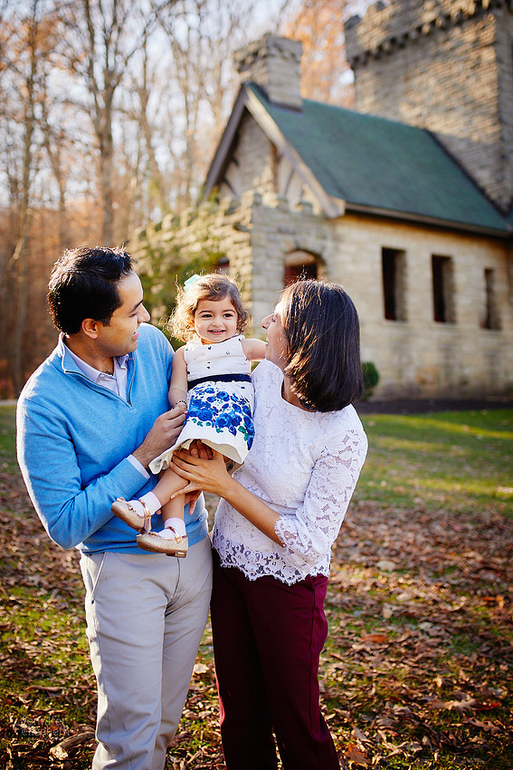 The S Family: Portrait Session at Squire's Castle in Willoughby Hills
