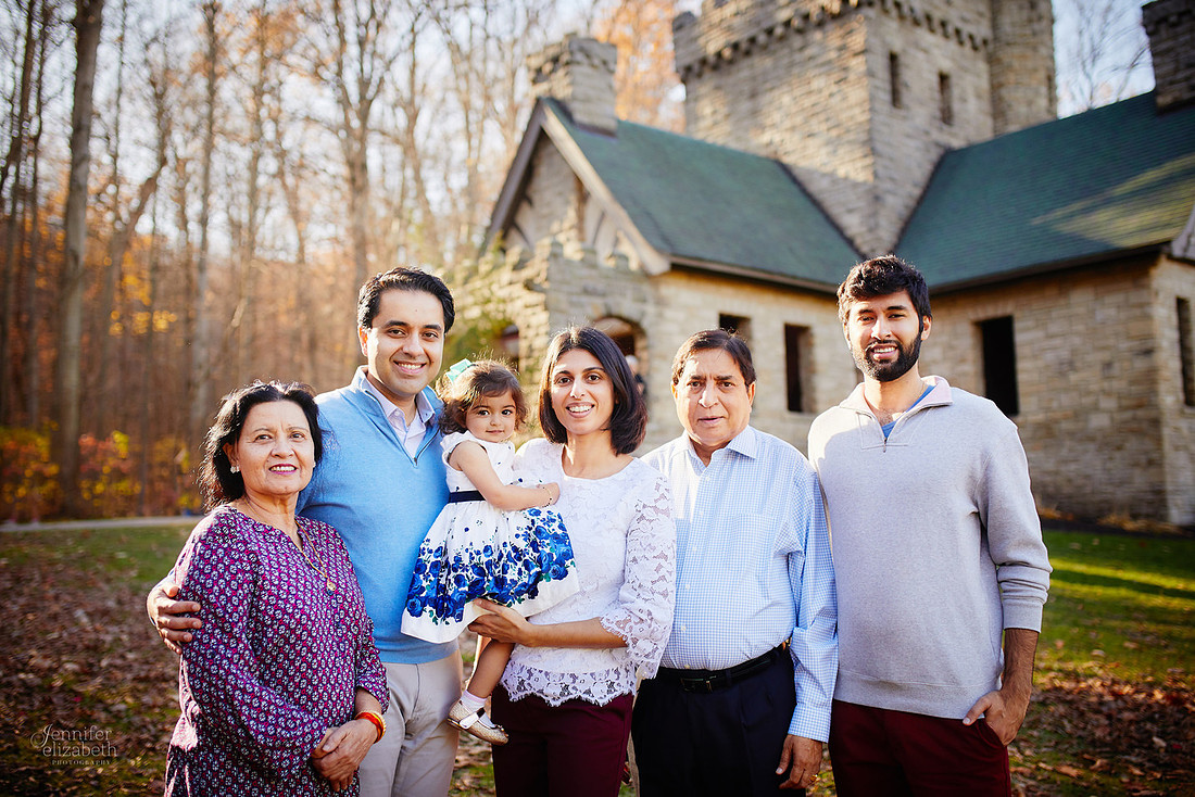 The S Family: Portrait Session at Squire's Castle in Willoughby Hills