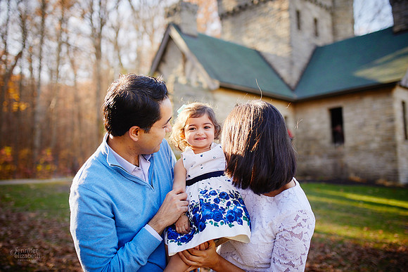 The S Family: Portrait Session at Squire's Castle in Willoughby Hills