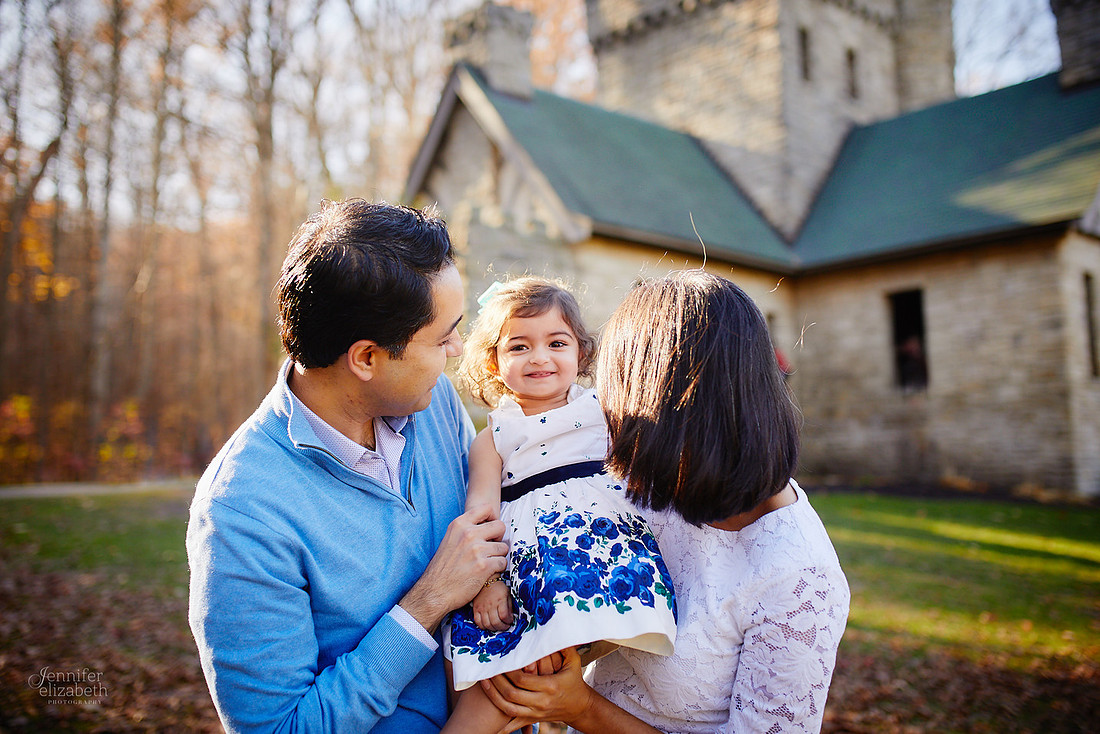 The S Family: Portrait Session at Squire's Castle in Willoughby Hills