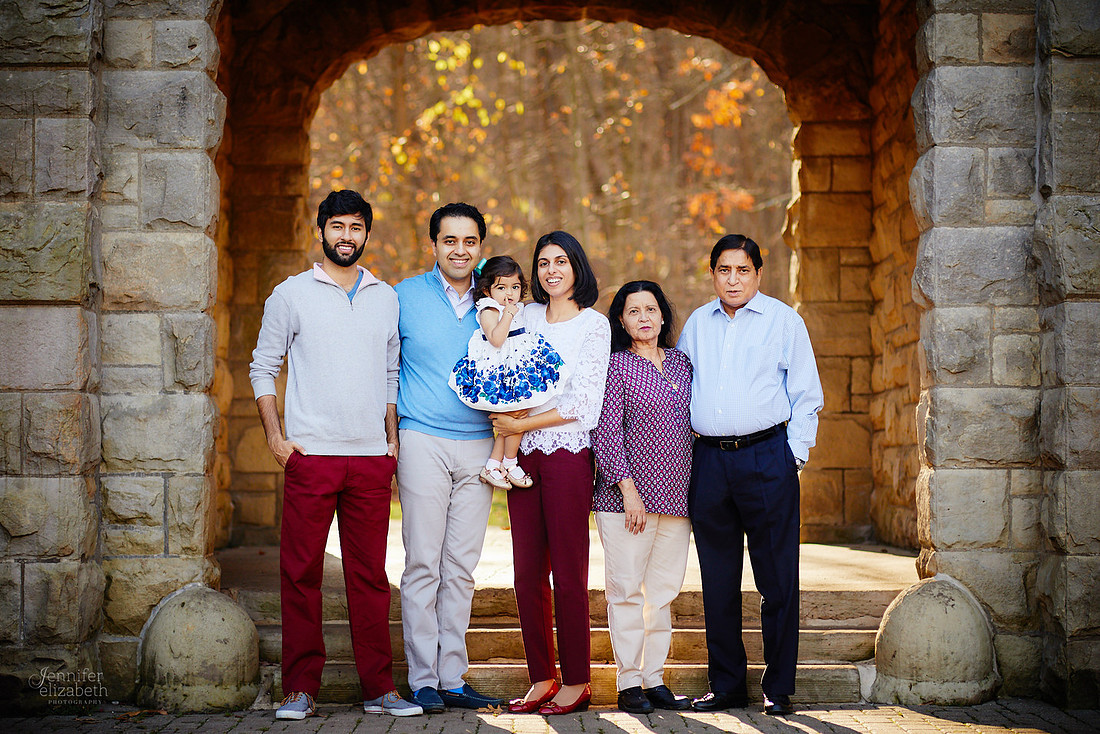 The S Family: Portrait Session at Squire's Castle in Willoughby Hills