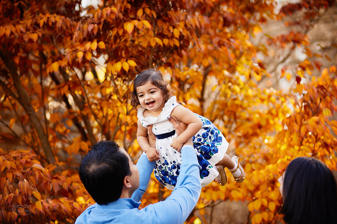 The S Family: Portrait Session at Squire's Castle in Willoughby Hills