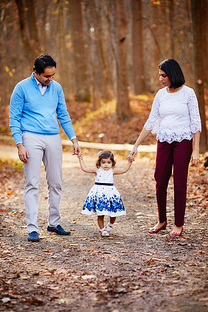 The S Family: Portrait Session at Squire's Castle in Willoughby Hills