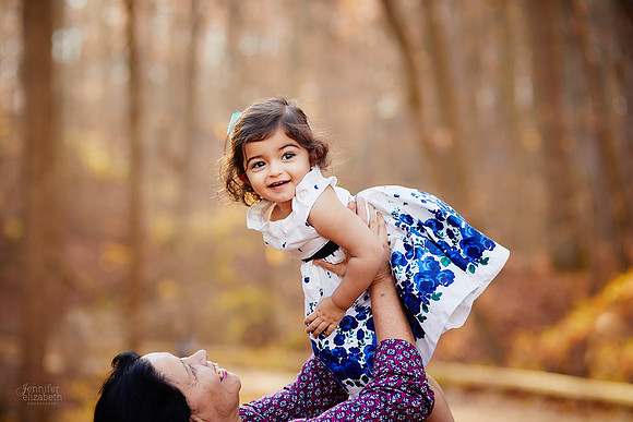 The S Family: Portrait Session at Squire's Castle in Willoughby Hills
