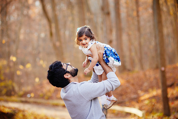 The S Family: Portrait Session at Squire's Castle in Willoughby Hills