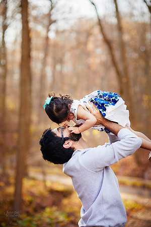 The S Family: Portrait Session at Squire's Castle in Willoughby Hills
