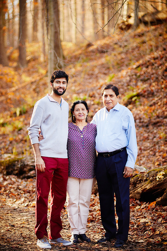The S Family: Portrait Session at Squire's Castle in Willoughby Hills